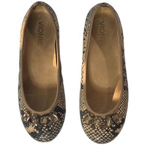 Vionic Kiska snake print round toe bejeweled ballet flats size 6